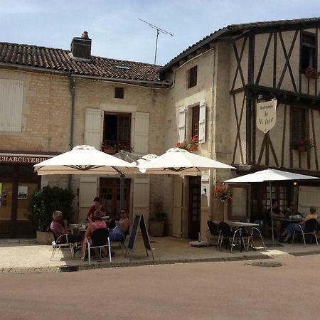 La Vieille Maison Rose Bed and Breakfast Nanteuil-en-Vallée Buitenkant foto