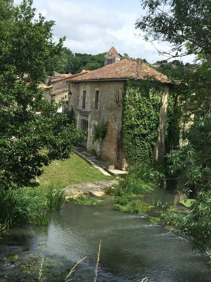 La Vieille Maison Rose Bed and Breakfast Nanteuil-en-Vallée Buitenkant foto