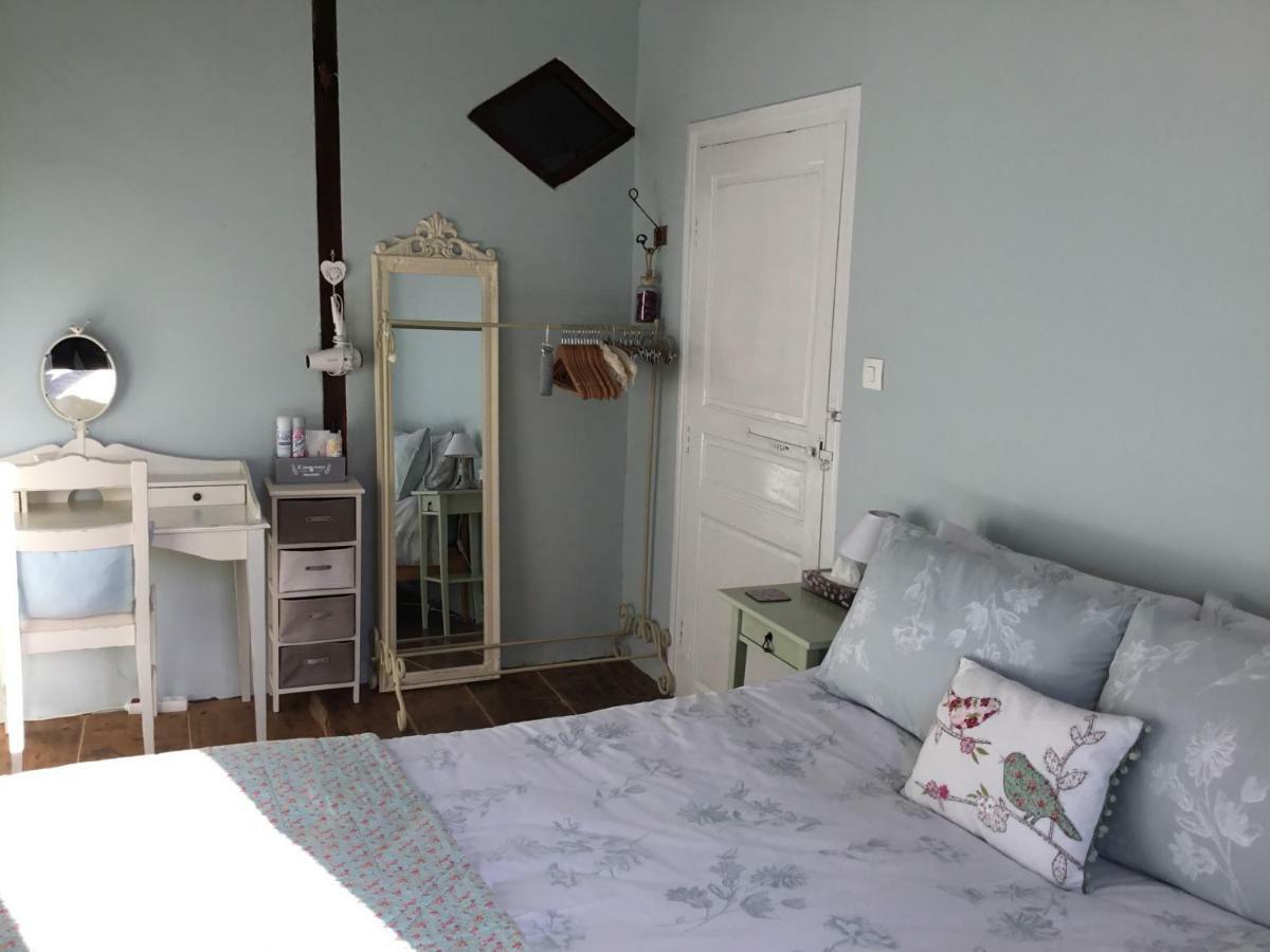 La Vieille Maison Rose Bed and Breakfast Nanteuil-en-Vallée Buitenkant foto