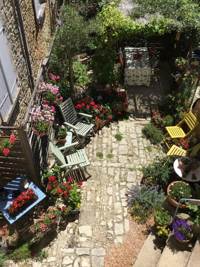 La Vieille Maison Rose Bed and Breakfast Nanteuil-en-Vallée Buitenkant foto